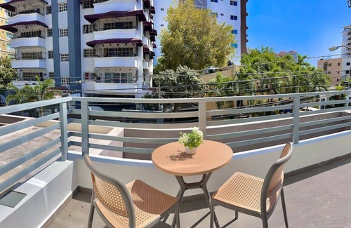 Sarasota Copropriété | 201 Kaoma XVI · Beautiful Condo in Bella Vista, Full AC, Near All