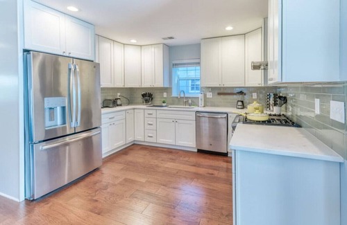 Nauck Maison | 2014 S Langley · NewBuild*KingBed*PrvBackyard*Park4*10mins->DC
