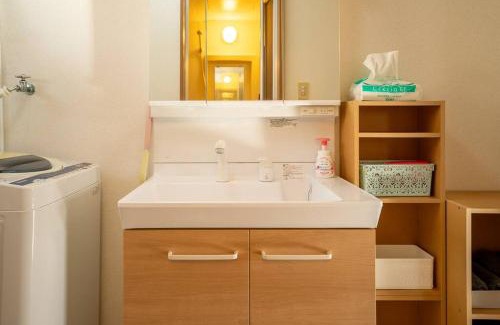 Sakura Appartement | 202号室貸切!2DK/京成佐倉駅徒歩3分・電車成田空港20分・京成上野直結!厨房/風呂/洋室/4名