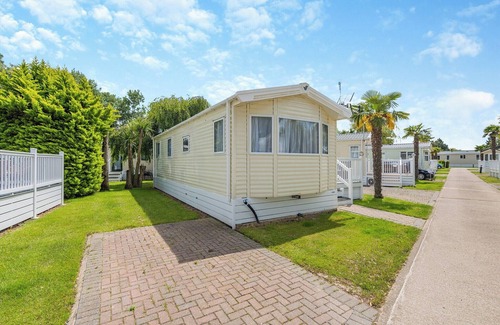 Westmarsh Maison | 2021: 12ft-wide caravan ideal for families with one double and two twin.