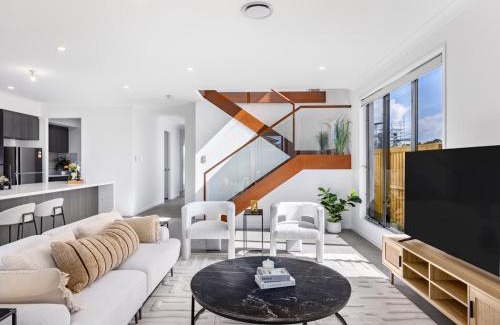 Sunnybank Hills Maison | 2024 Brand-new 5BR Comfort House in SunnybankHills