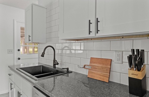 Kokomo Maison | 2024 New 3-bedroom house with WiFi, AC in Kokomo