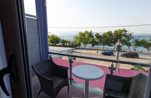 Kamena Vourla Maison | 203 | Okeania Double Room 1st Floor