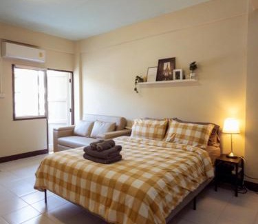 Phlabphla Appartement | 204hideaway-Local Room with Street Food only 15 min walk to Skytrain
