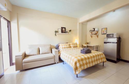 Phlabphla Appartement | 204hideaway-Local Room with Street Food only 15 min walk to Skytrain