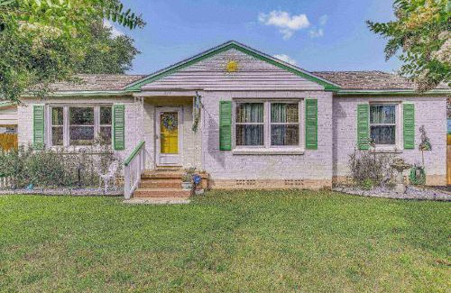 Navy Point Maison | 214 Payne Rd