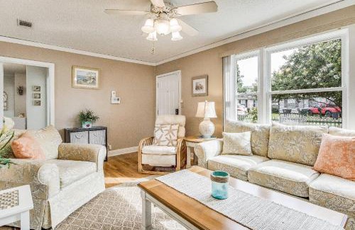 Navy Point Maison | 214 Payne Rd