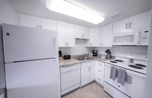South Scottsdale Appartement | 1 chambre entièrement meublée sur la ceinture de verdure, Wifi gratuit et tout le confort de la maison!