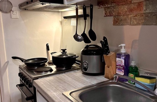 Legazpi Village Copropriété | 22-A Cozy Studio condo unit with free WIFI and Netflix