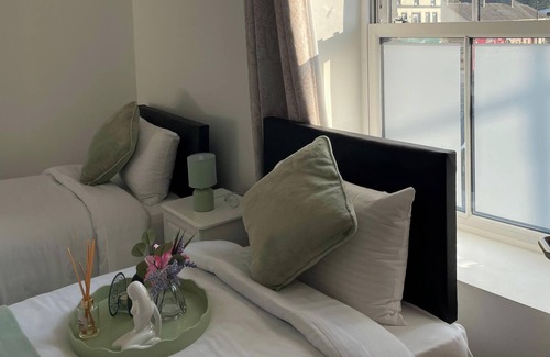Edenderry Appartement | 22 Guests - Edenderry Luxury Apartment Retreat