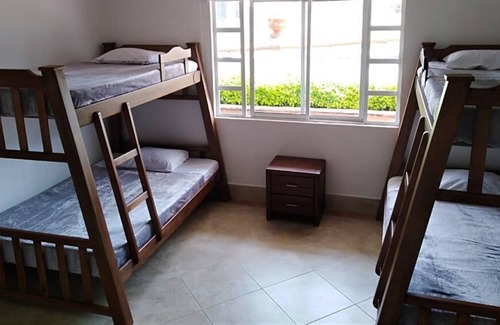 Guatape Autre | 22 personas. Piscina Jacuzzi -Climatizado.Bbq.Bar-Privado