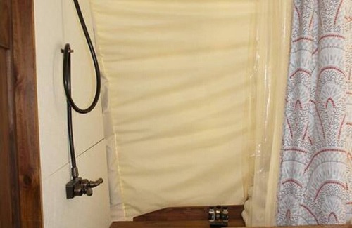 Virgin Cabine | #22 Royal Flush Wagon w/ 2QB & bathroom