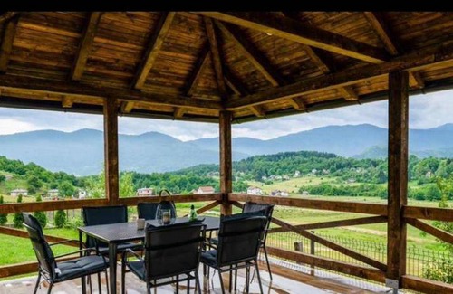 Hadzici Villa | 221 m² Villa ∙ 5 chambres ∙ 10 personnes