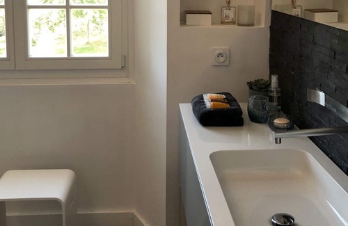 Saint-Jean-aux-Bois Appartement | 225m2 duplex flat in a chateau near Paris + pool