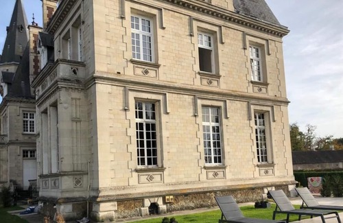 Saint-Jean-aux-Bois Appartement | 225m2 duplex flat in a chateau near Paris + pool