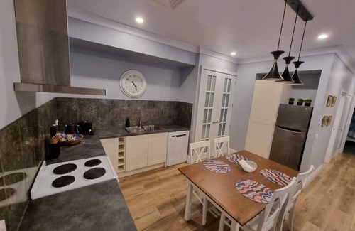South Albury Maison | 229 - The Pool House