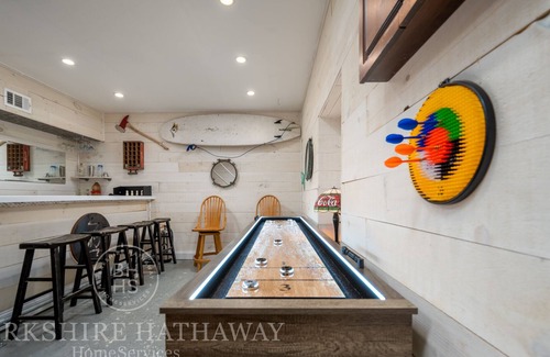 Rehoboth Beach Maison | 22923 Linden - Large home with so many amenities AND pet friendly!