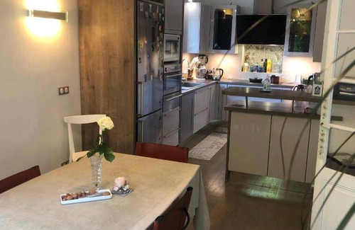 Melun Lit Et Petit-Déjeuner | 23 m² Chambre d'hôtes ∙ 4 personnes