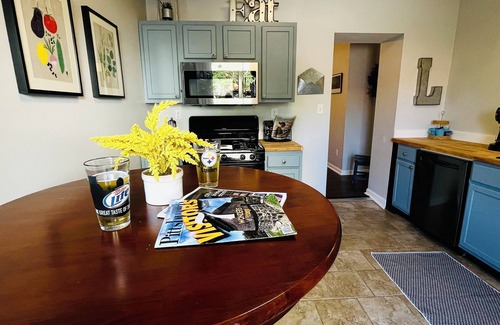 Central Northside Maison | Free Off-Street Park*2 King Beds* Walk to PNC PARK