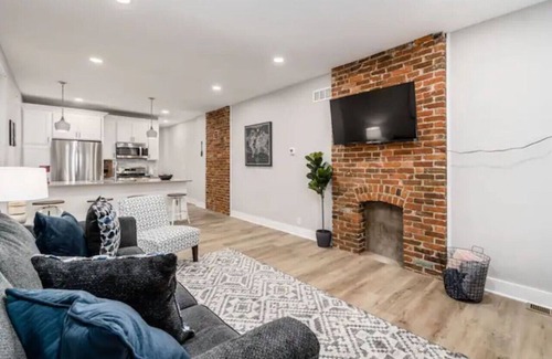 Livingston Park Appartement | 230) Entire Complex/ 2 homes side by side!