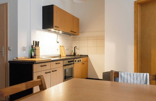 Erfurt Appartement | 230m² old building loft | winter garden with table tennis & darts space for 10 people