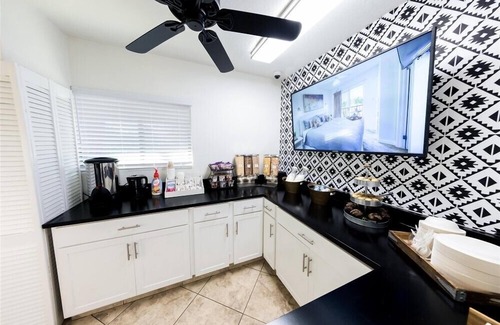 New Papago Parkway Appartement | Suite 231 - Piscine chauffée et spa, golf gratuit, beignets les vendredis, wifi plus PLUS ....