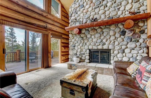 Wildernest Maison | 232 Shooting Star by Book by Owner