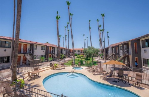 New Papago Parkway Appartement | Vue sur le parc et plein de commodités à bas prix!