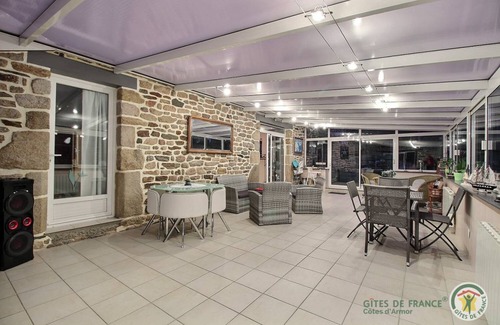 Saint-Goueno Maison | 235 m² Gîte ∙ 5 chambres ∙ 15 personnes