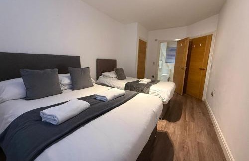 Birmingham City Centre Appartement | 24-7 Secured City Centre Apartments with Free Underground Parking and WiFi