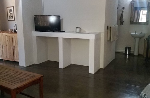 Hoedspruit Maison | 24 Degrees Self-Catering