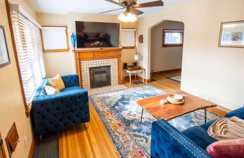 Clintonville Maison | 24 E. California Ave. · The Vintage Inn - Steps to High St + 2 Car Garage.