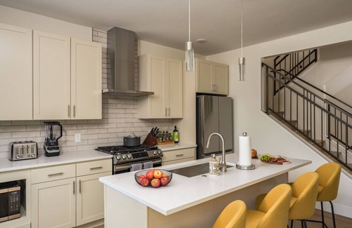 Berkley Maison | 24 Guests | 2 Rooftops | 2 Game Rooms | 2 Hot Tubs
