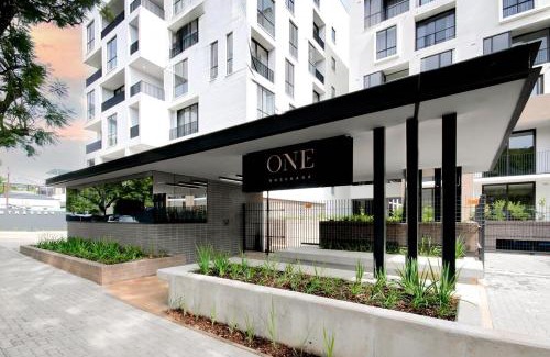 Kareeberg Appartement | 246 at 1ROSEBANK Executive Apartment