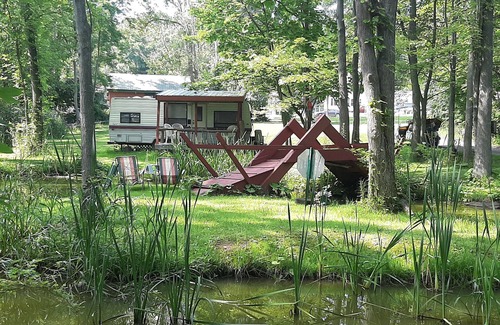 Waterloo Location De VR | Campeur 24ft au bord de l'étang