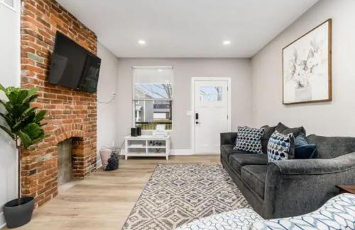 Livingston Park Maison | 25 2 homes side by side downtown with fenced yard and hot tub