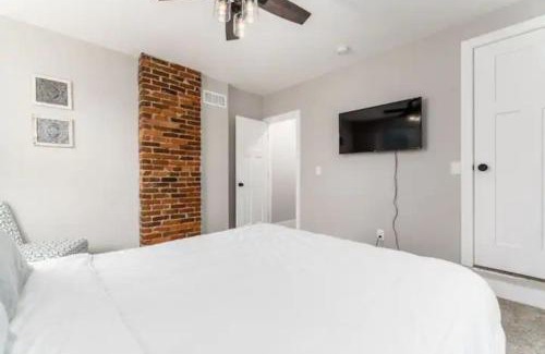 Livingston Park Maison | 25 2 homes side by side downtown with fenced yard and hot tub