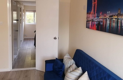 Thamesmead East Maison | 25 Min to CL! LONDON INCREDIBLE 2BEDHome SLEEP 1-6