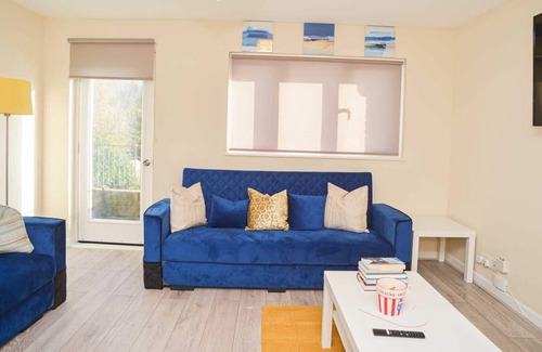 Thamesmead East Maison | 25 Min to CL! LONDON INCREDIBLE 2BEDHome SLEEP 1-6