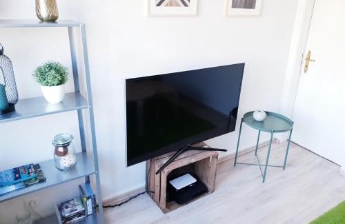 Elmshorn Appartement | 25mn to HH-2BR Kitchen&Netflix