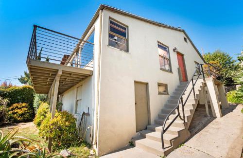 Middletown Maison | 26' SUNDECK OCEAN Panoramic VIEWS with AC Fast WiFi -902Mbps