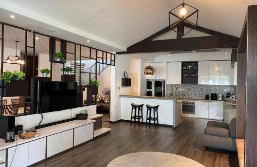 Kuching Villa | 271 m² Villa ∙ 4 chambres ∙ 10 personnes