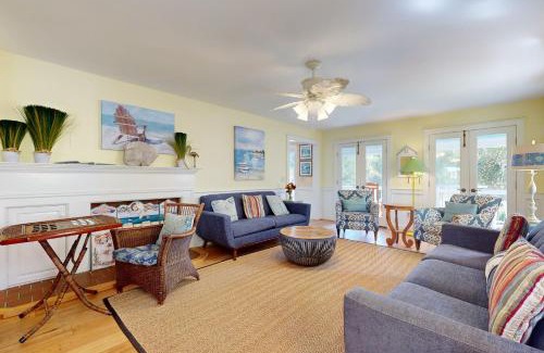 Sullivan's Island Maison | 2714 Bayonne Street