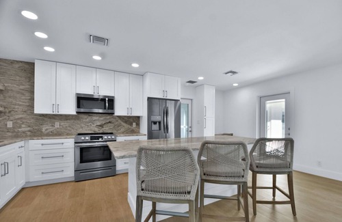 Lighthouse Point Maison | 2741 Managed by Brampton Park
