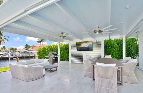 Lighthouse Point Maison | 2741 Managed by Brampton Park