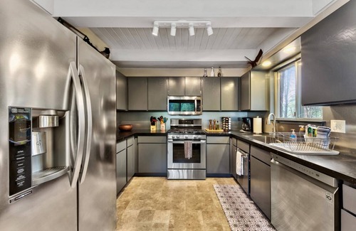 Christmas Valley Maison | 2782B Tahoe River Chalet 4 Bedroom Chalet