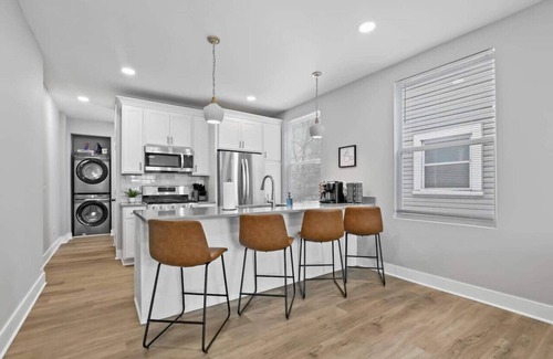Livingston Park Maison | 293) Perfect for larger groups!+HotTub!