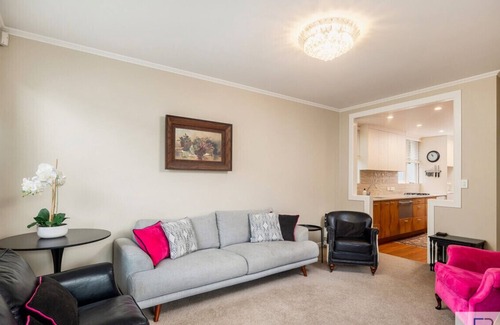 Mount Eden Appartement | Spacious Mt Eden Apartment