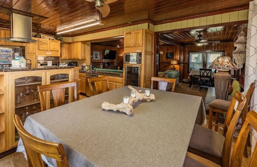 Bacliff Maison | 2B/1B sleeps 8 on the Bay - 270' fishing pier, pool, spa, w/ tons of amenities