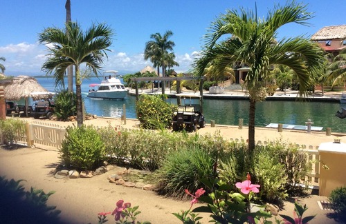 Placencia Copropriété | Offre spéciale d'automne: 160 $ avec de superbes vues sur l'eau, grill et kayaks